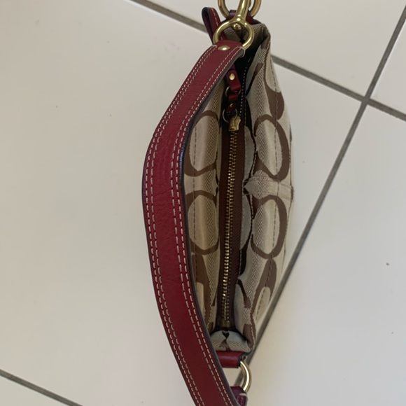 COACH MINI HANDBAG.USED COUPLE TIMES. - Picture 13 of 16